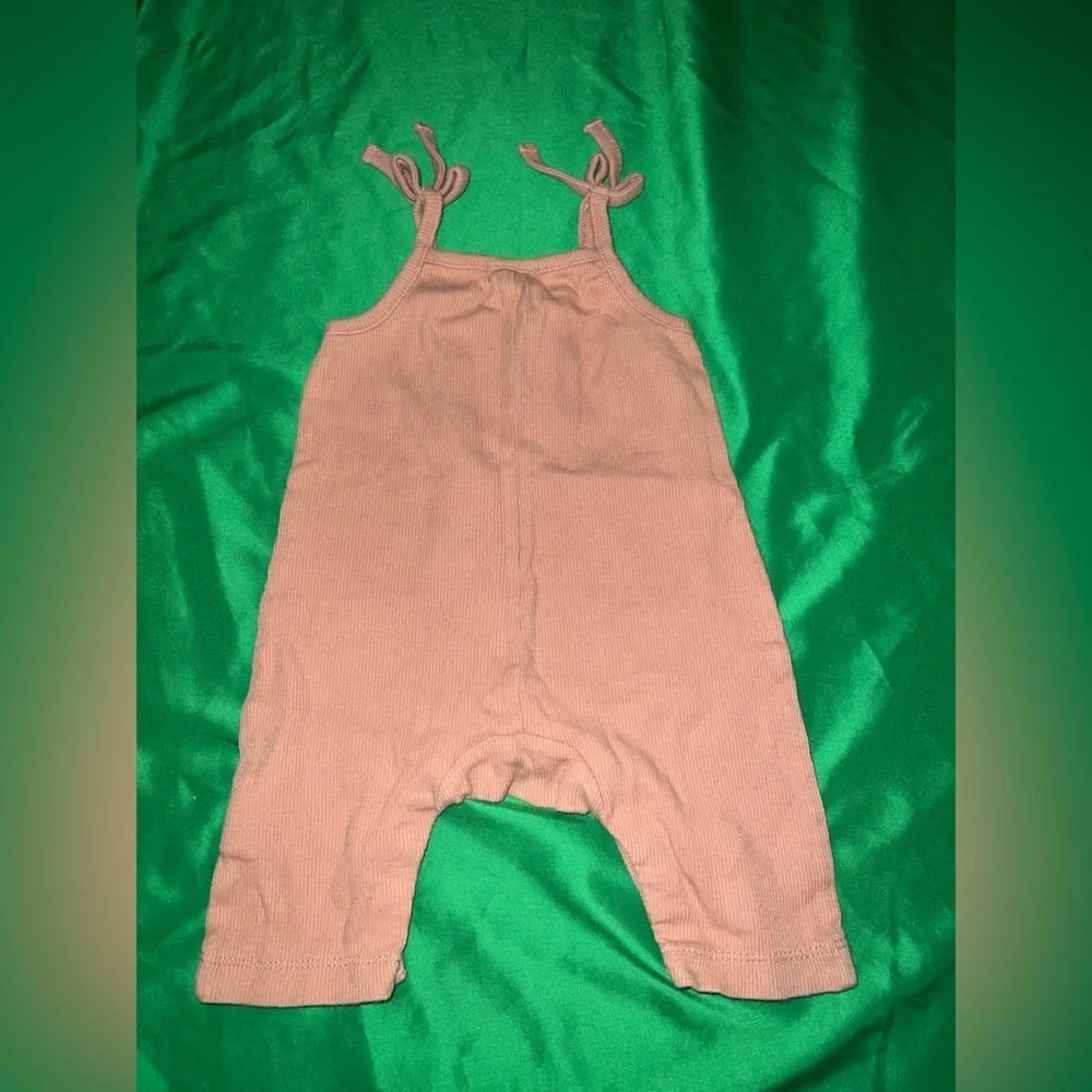 Adorable Grayson Mini Rust Color Baby Romper size 0-3 Months